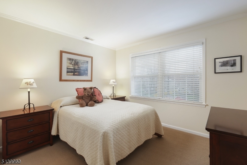 181 La Grande Ave Unit: 5