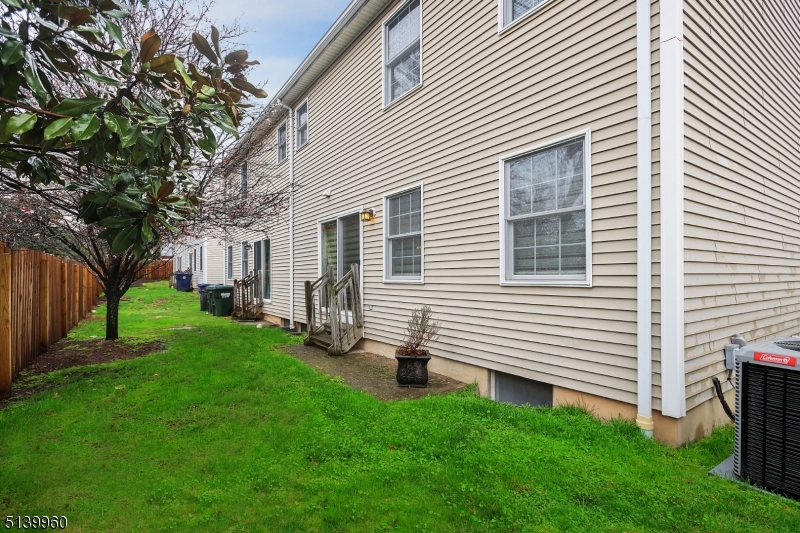 181 La Grande Ave Unit: 5