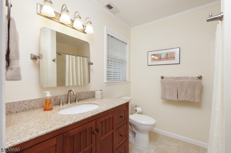 181 La Grande Ave Unit: 5