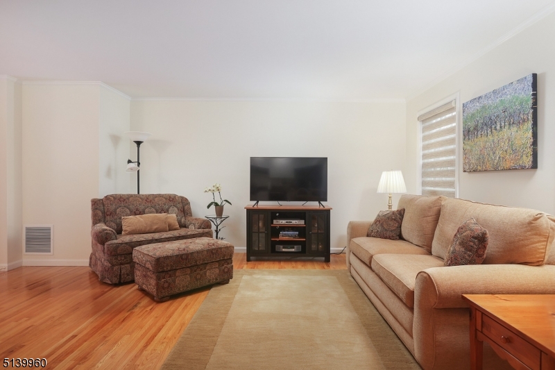 181 La Grande Ave Unit: 5