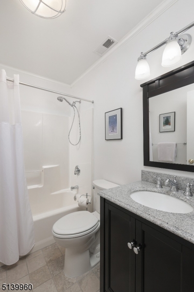 181 La Grande Ave Unit: 5