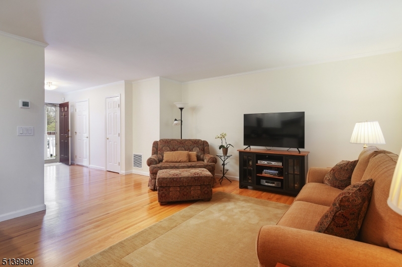 181 La Grande Ave Unit: 5