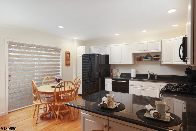 181 La Grande Ave Unit: 5