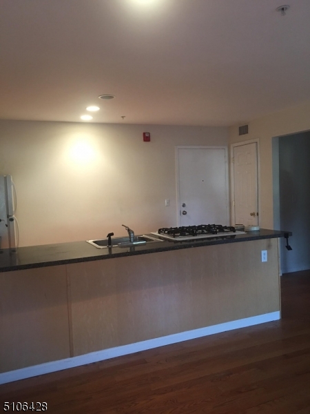 525 Central Ave, Apt 310