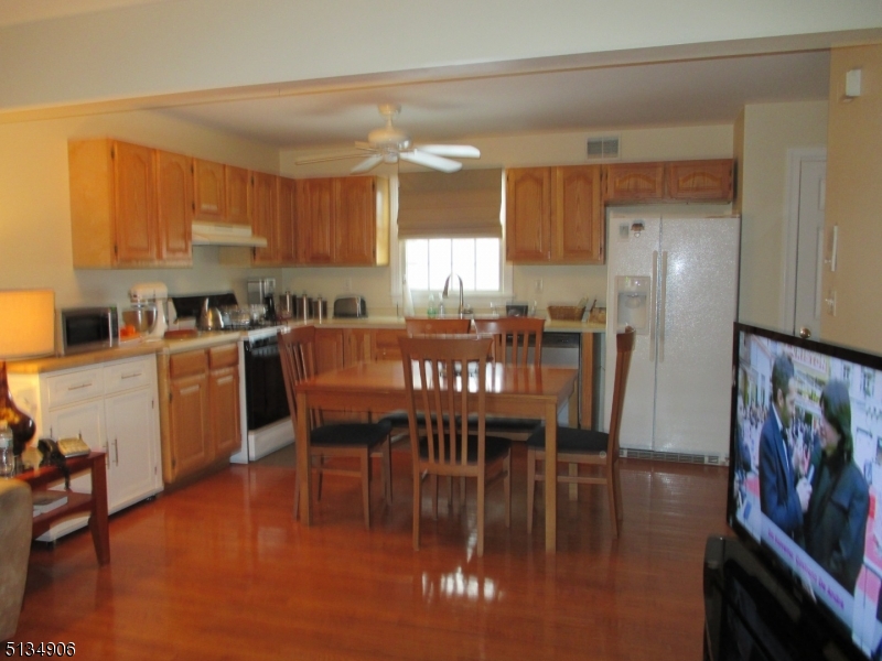 525 Central Avenue, TH4 Unit: TH 4