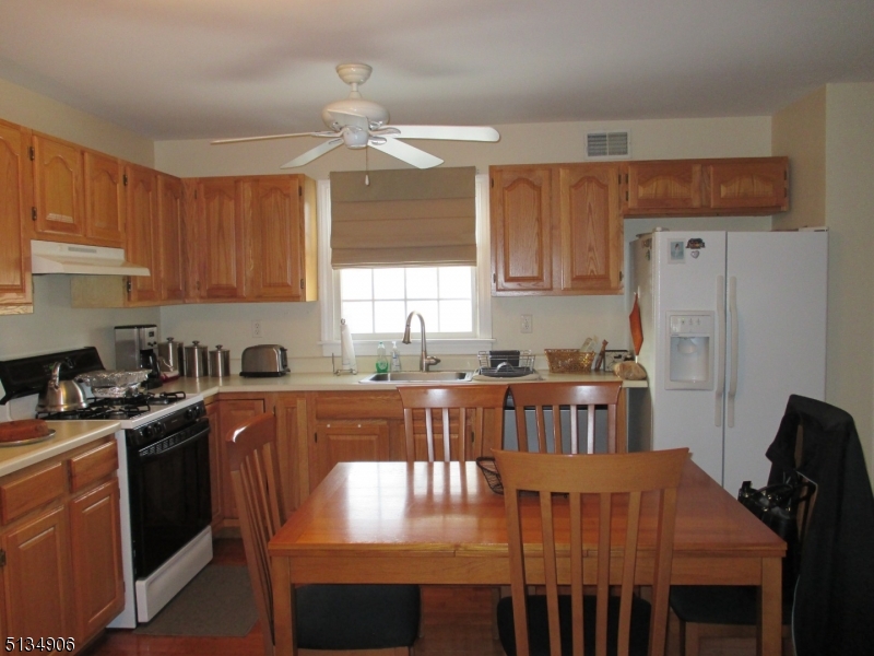 525 Central Avenue, TH4 Unit: TH 4