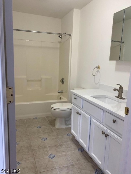 525 Central Avenue, TH1 Unit: TH 1