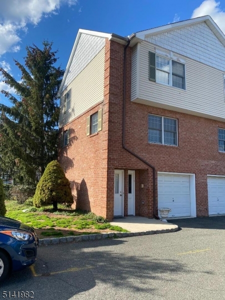 525 Central Avenue, TH1 Unit: TH 1