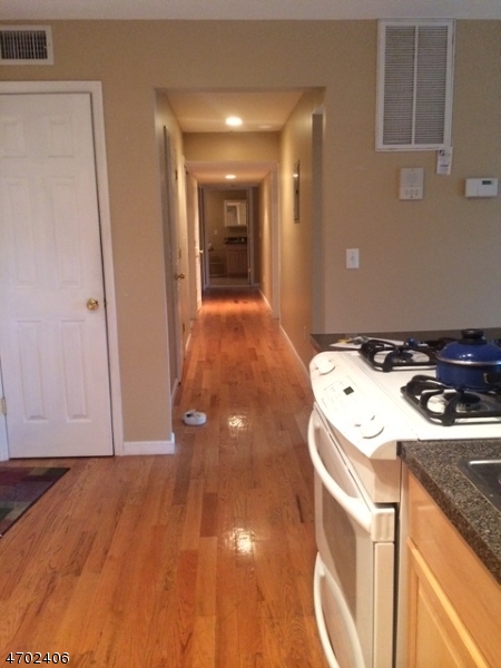 525 Central Ave, Apt 311 Unit: 311