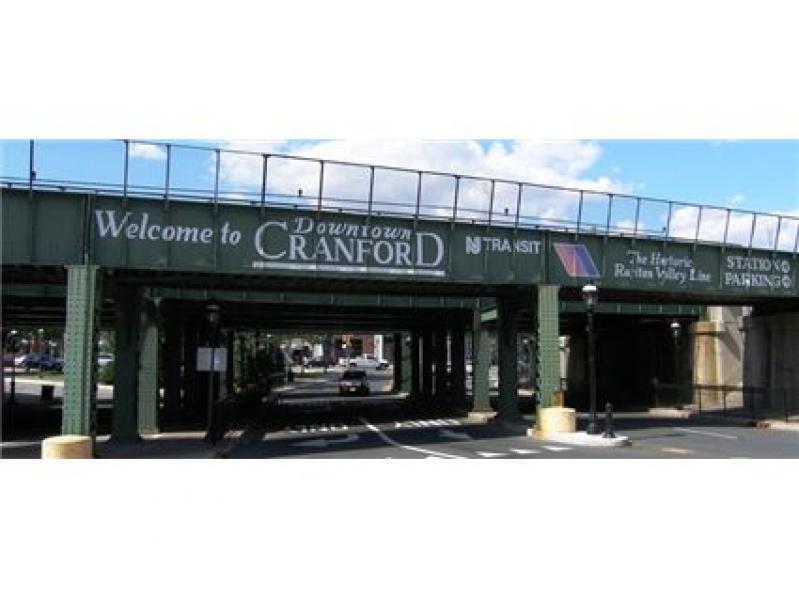 4 Riverside Dr, Apt 302 Unit: 302