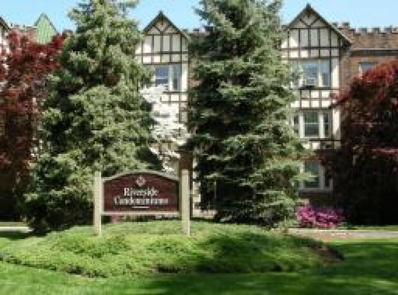 4 Riverside Dr, Apt 302 Unit: 302