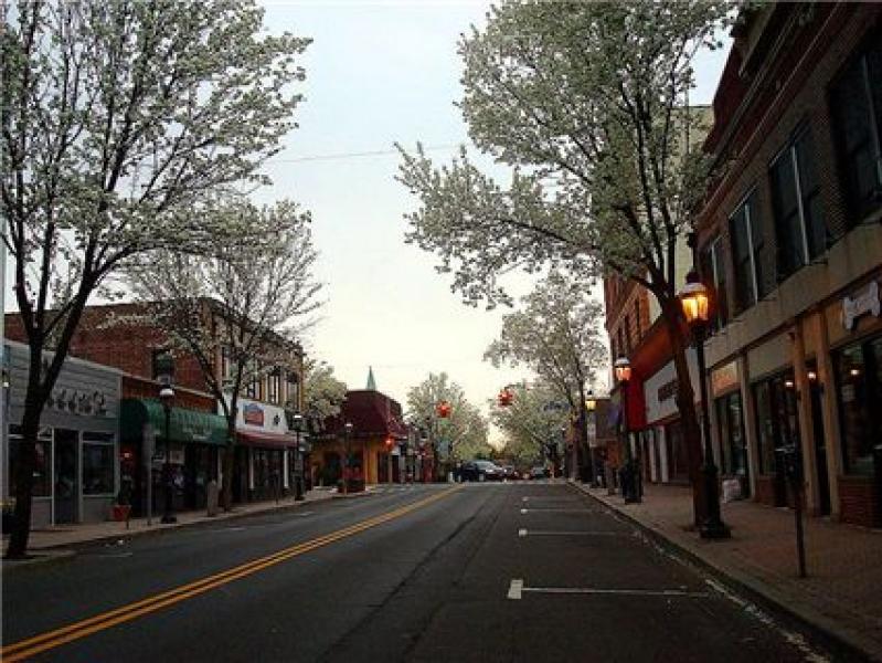 4 Riverside Dr, Apt 302 Unit: 302