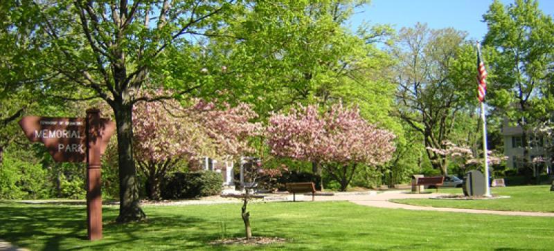 4 Riverside Dr, Apt 302 Unit: 302