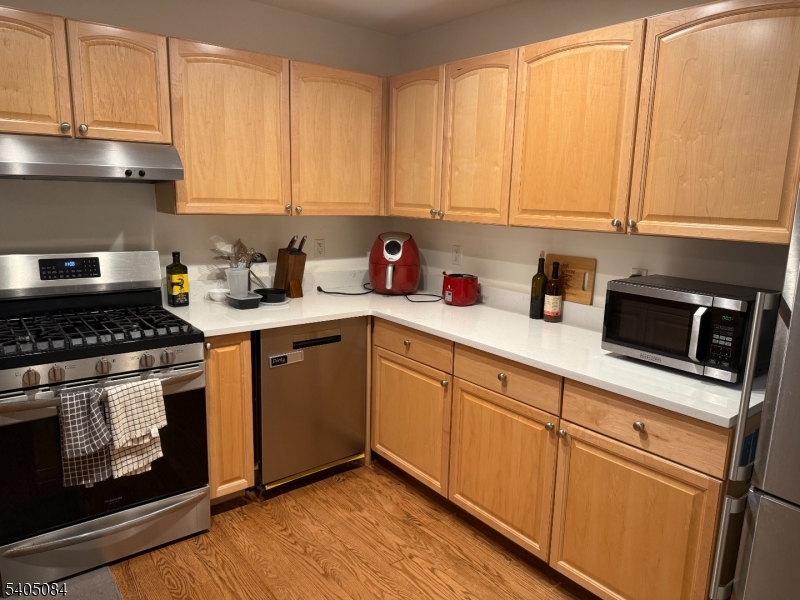 525 Central Ave, Apt 308 308