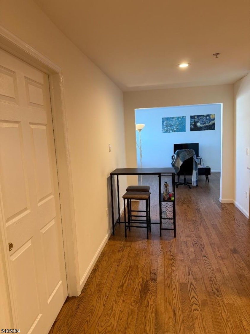 525 Central Ave, Apt 308 308