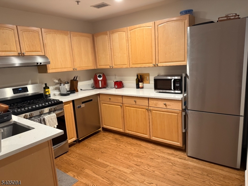 525 Central Ave, Apt 308 308