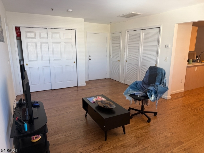 525 Central Ave, Apt 308 308