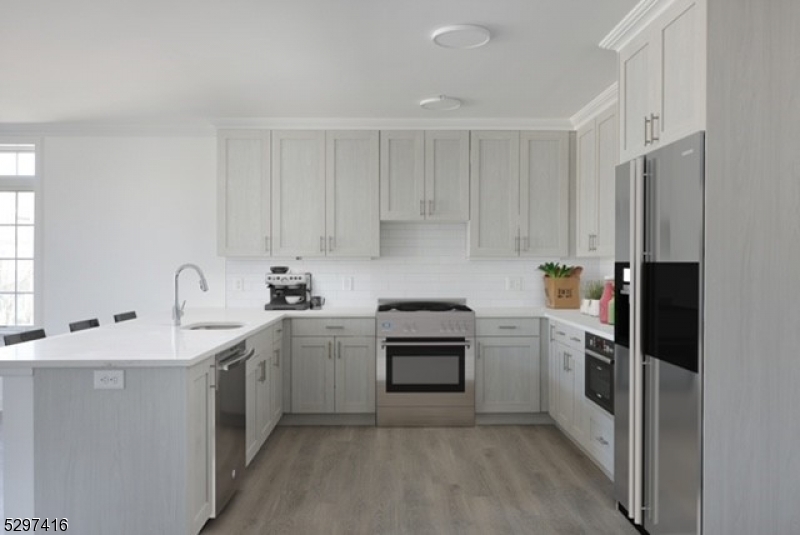 500 Central Ave, Unit 304 304
