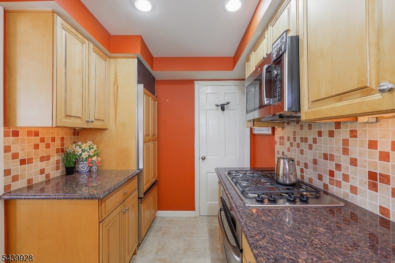 260 Walnut Street, Unit 10 10
