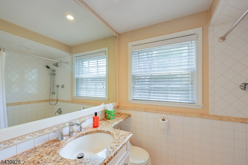 260 Walnut Street, Unit 10 10