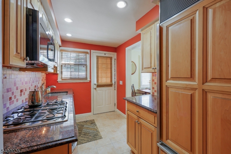 260 Walnut Street, Unit 10 10