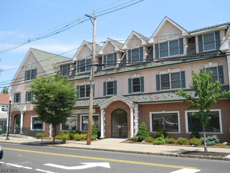525 Central Ave, Apt 207 207