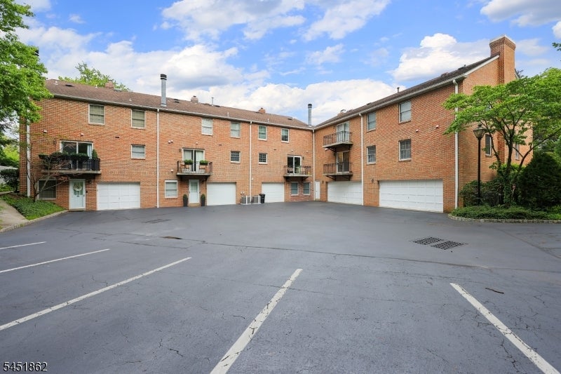 12 Cowperthwaite Place