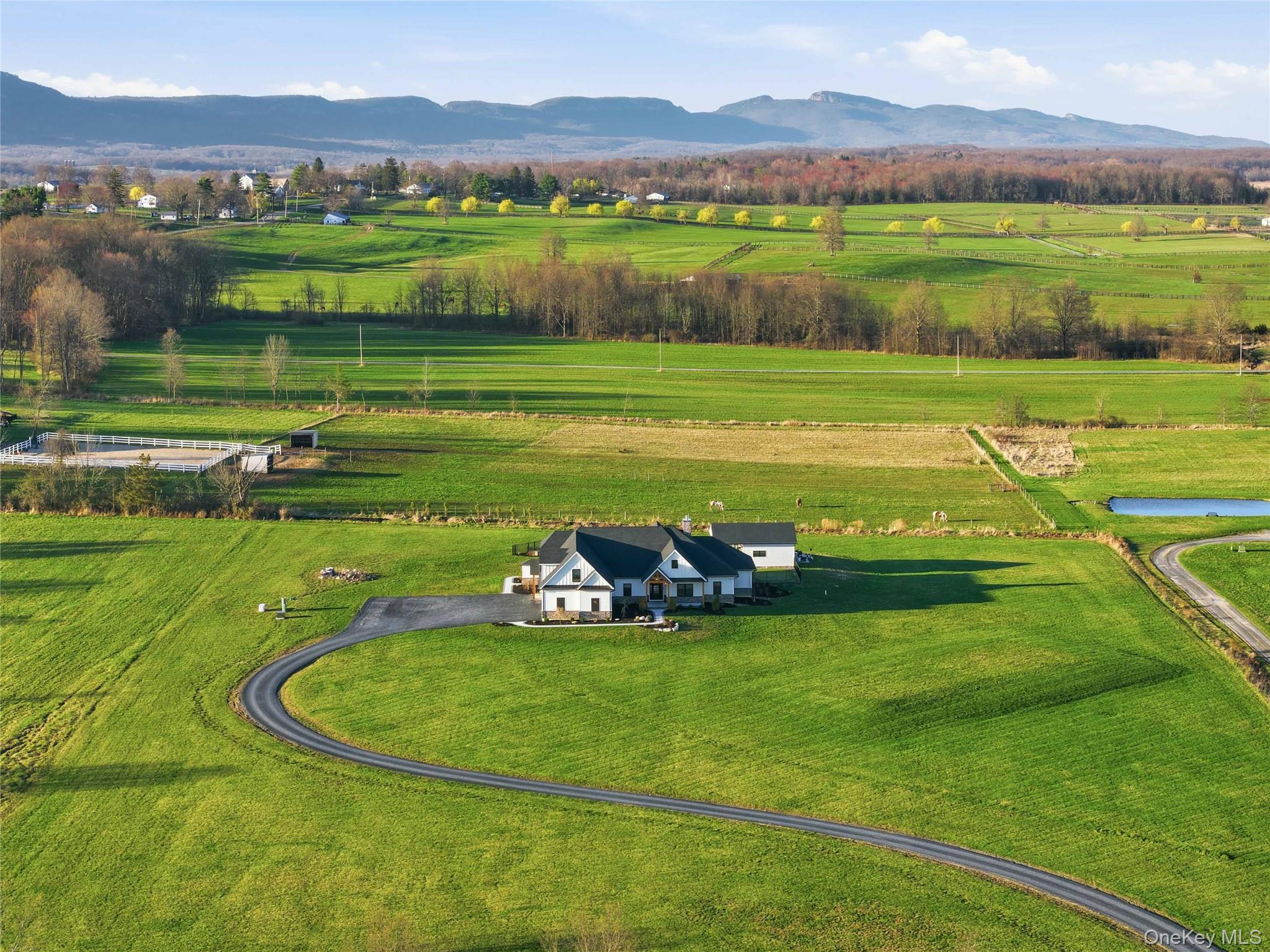 400 Bruyn Turnpike