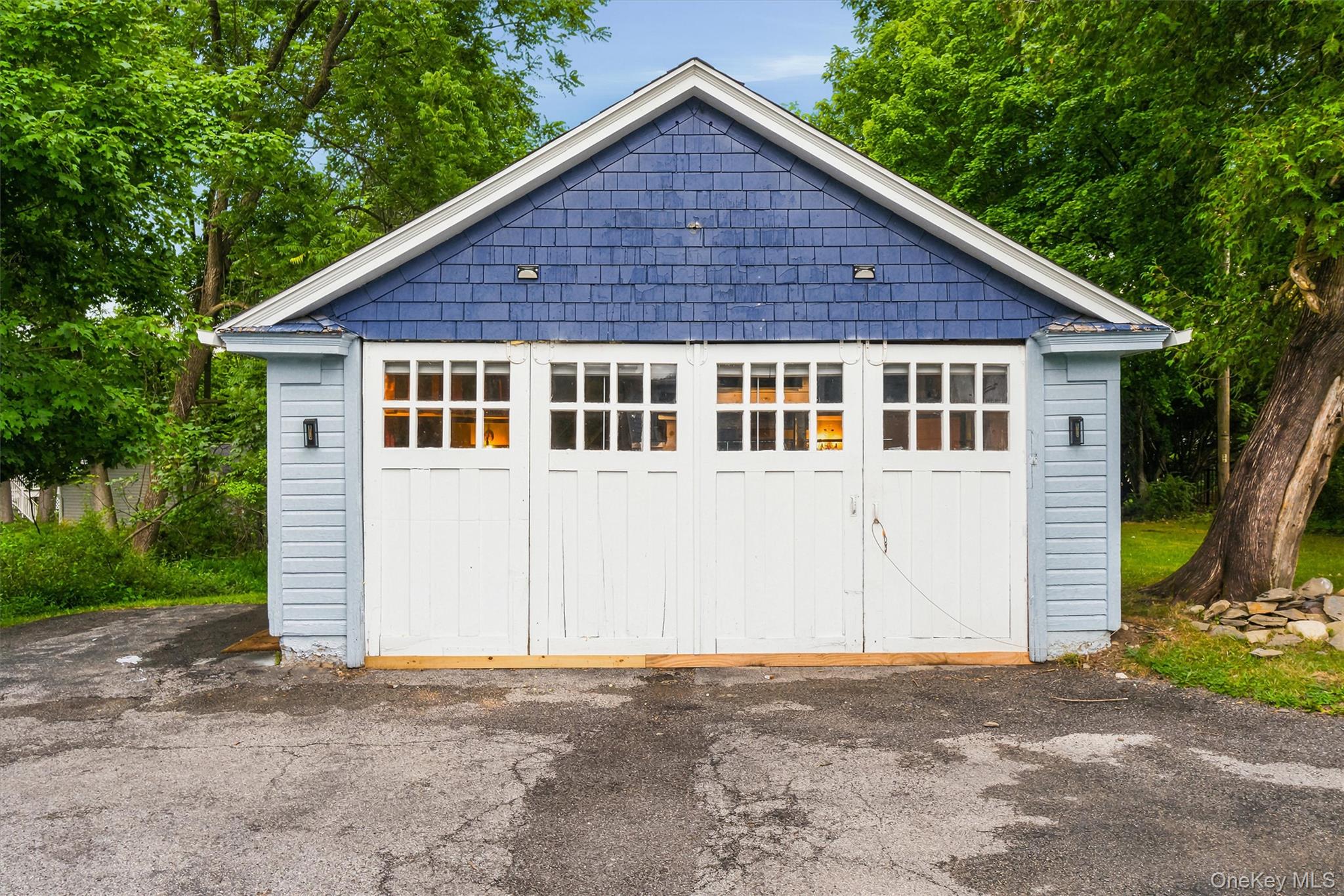 108 Hooker Avenue