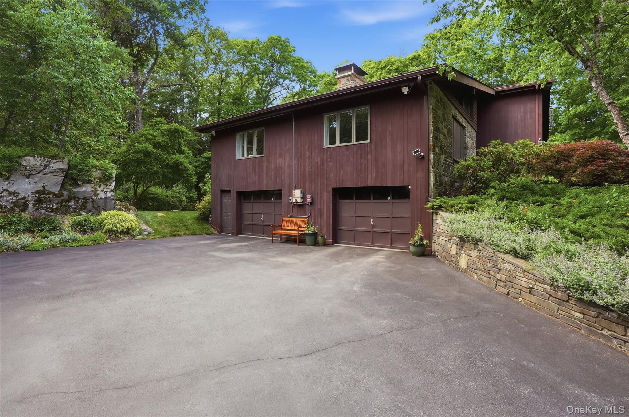 17 Stoutenburgh Drive