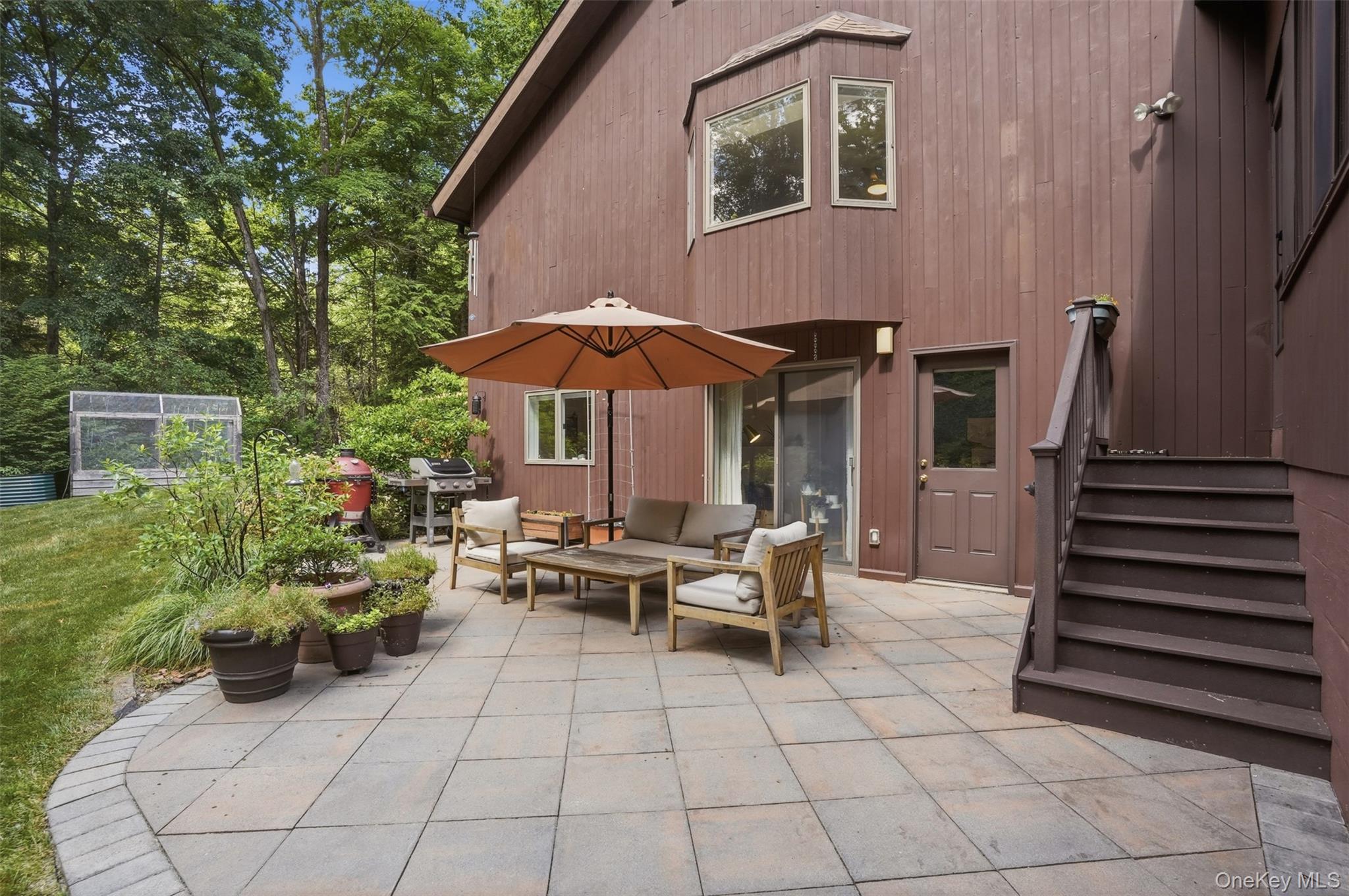 17 Stoutenburgh Drive