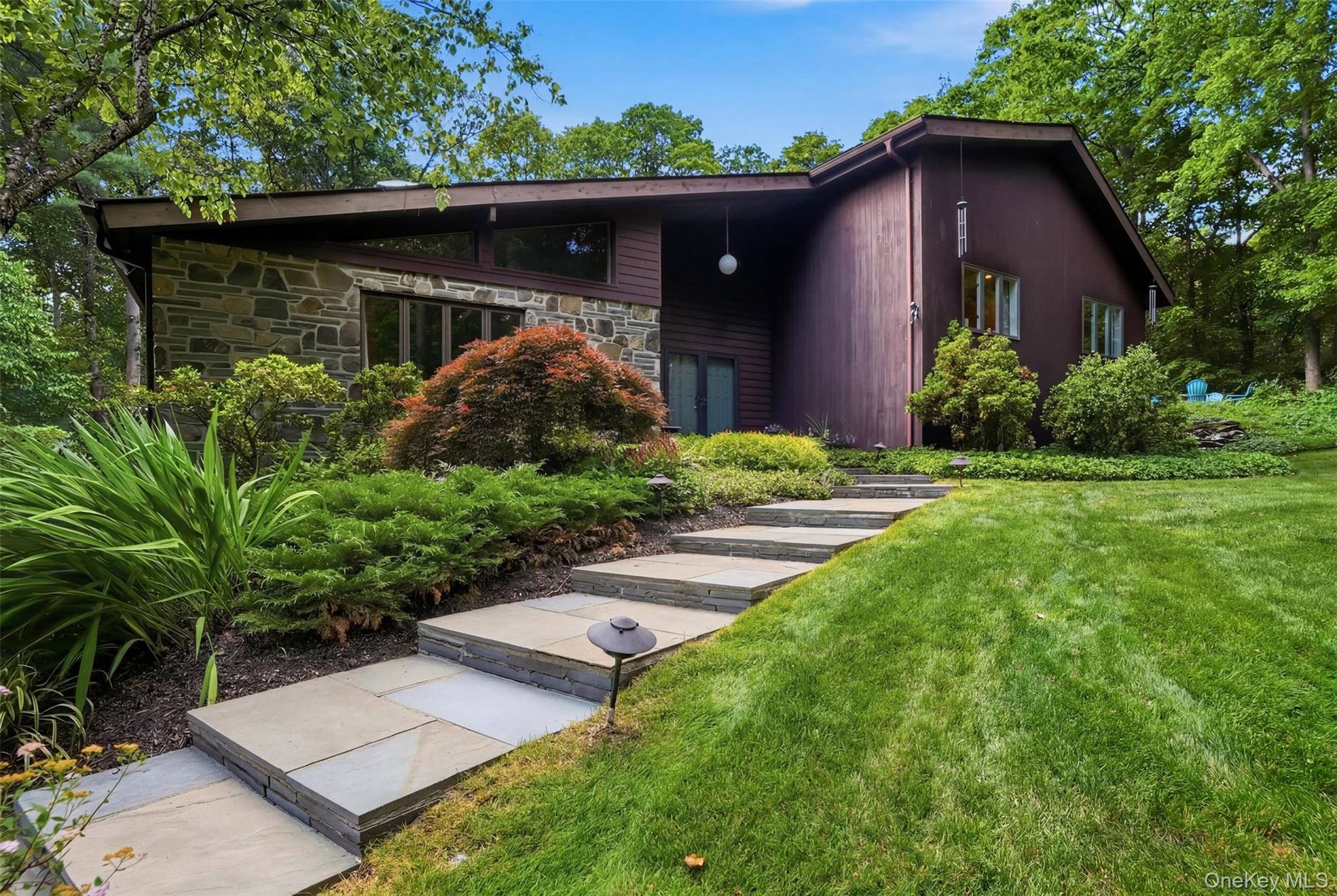 17 Stoutenburgh Drive