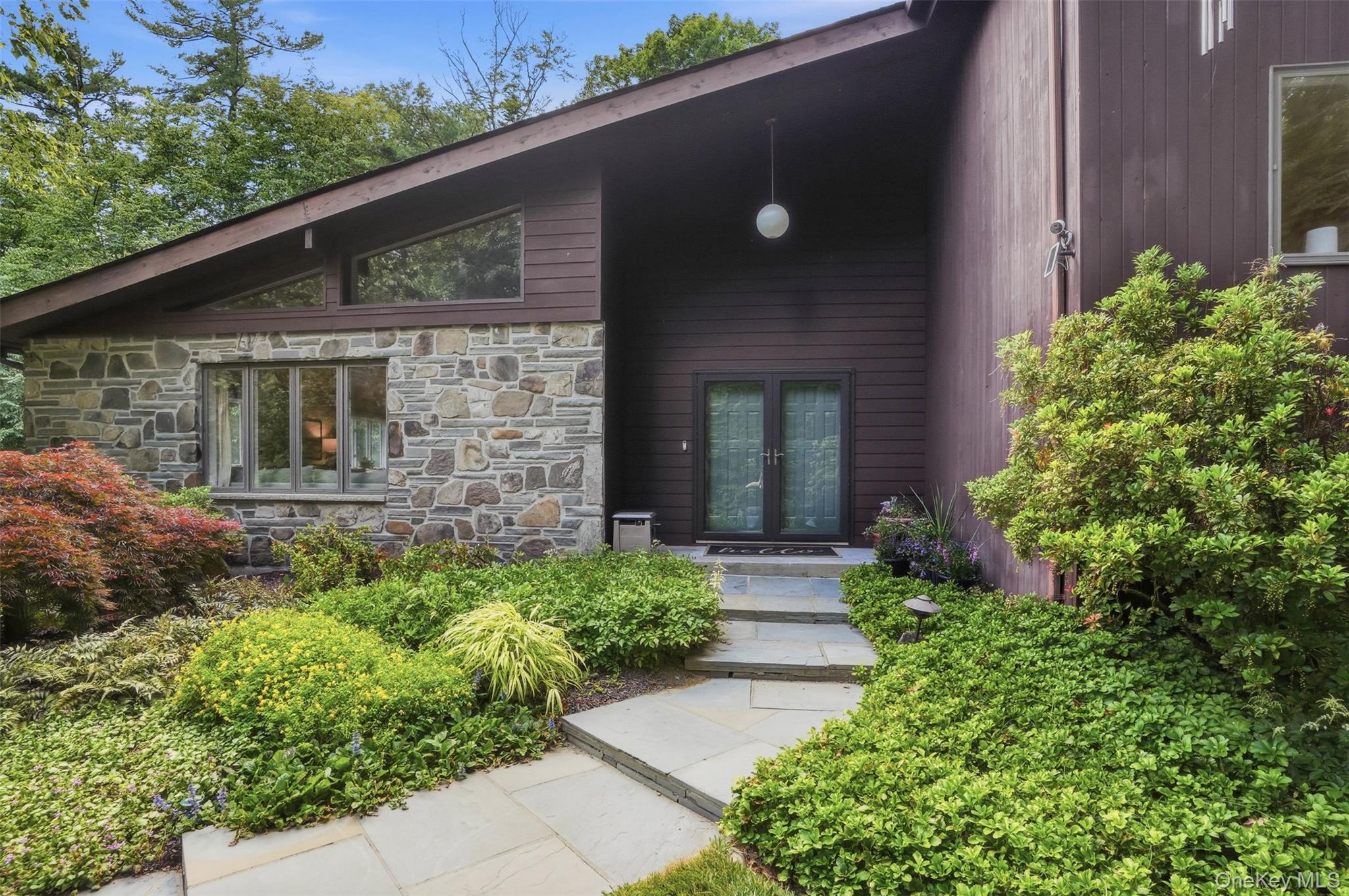17 Stoutenburgh Drive