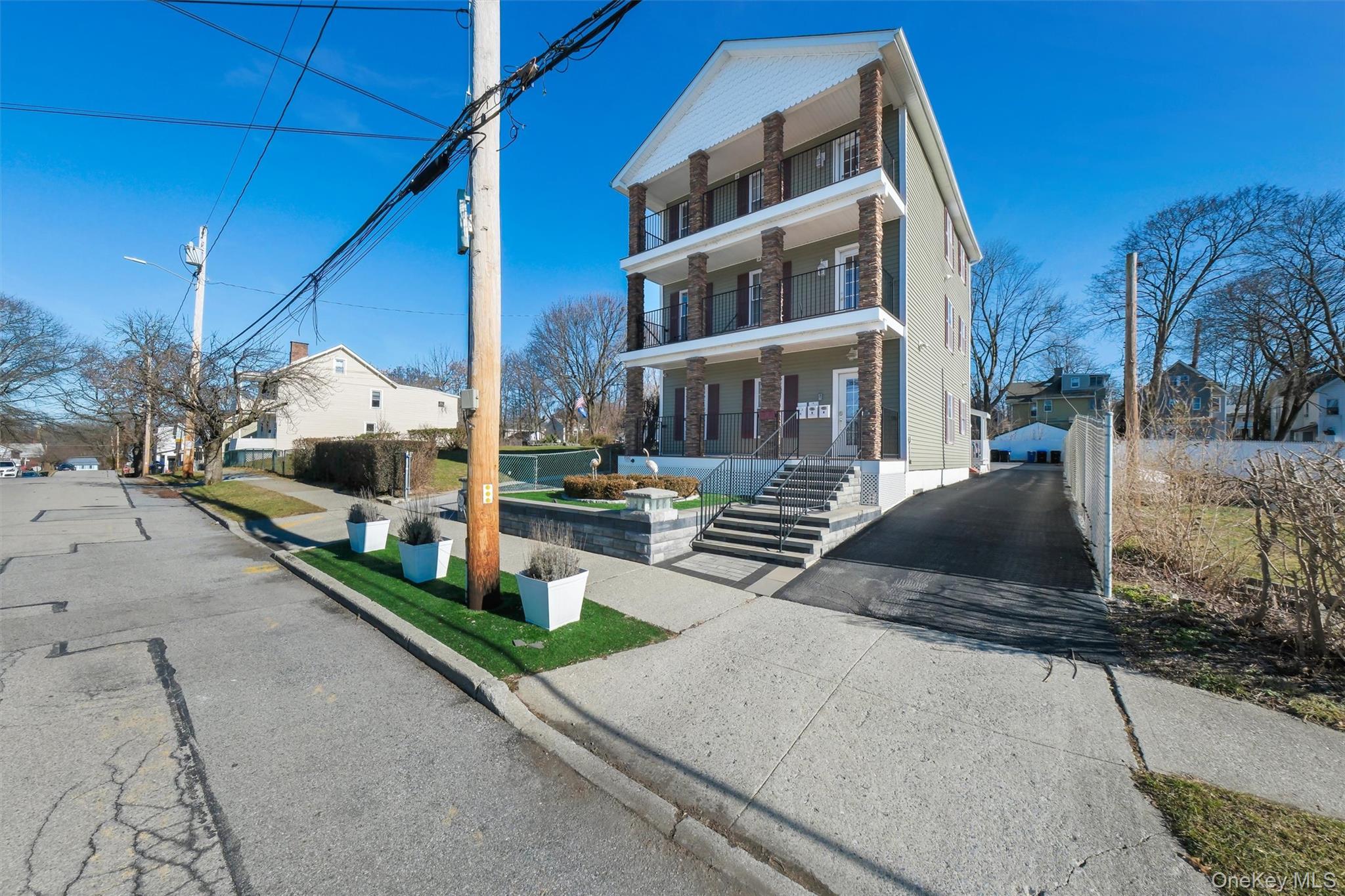 75 Albany Street Unit: 3