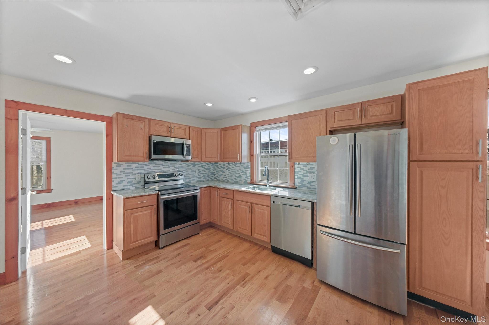 75 Albany Street Unit: 3