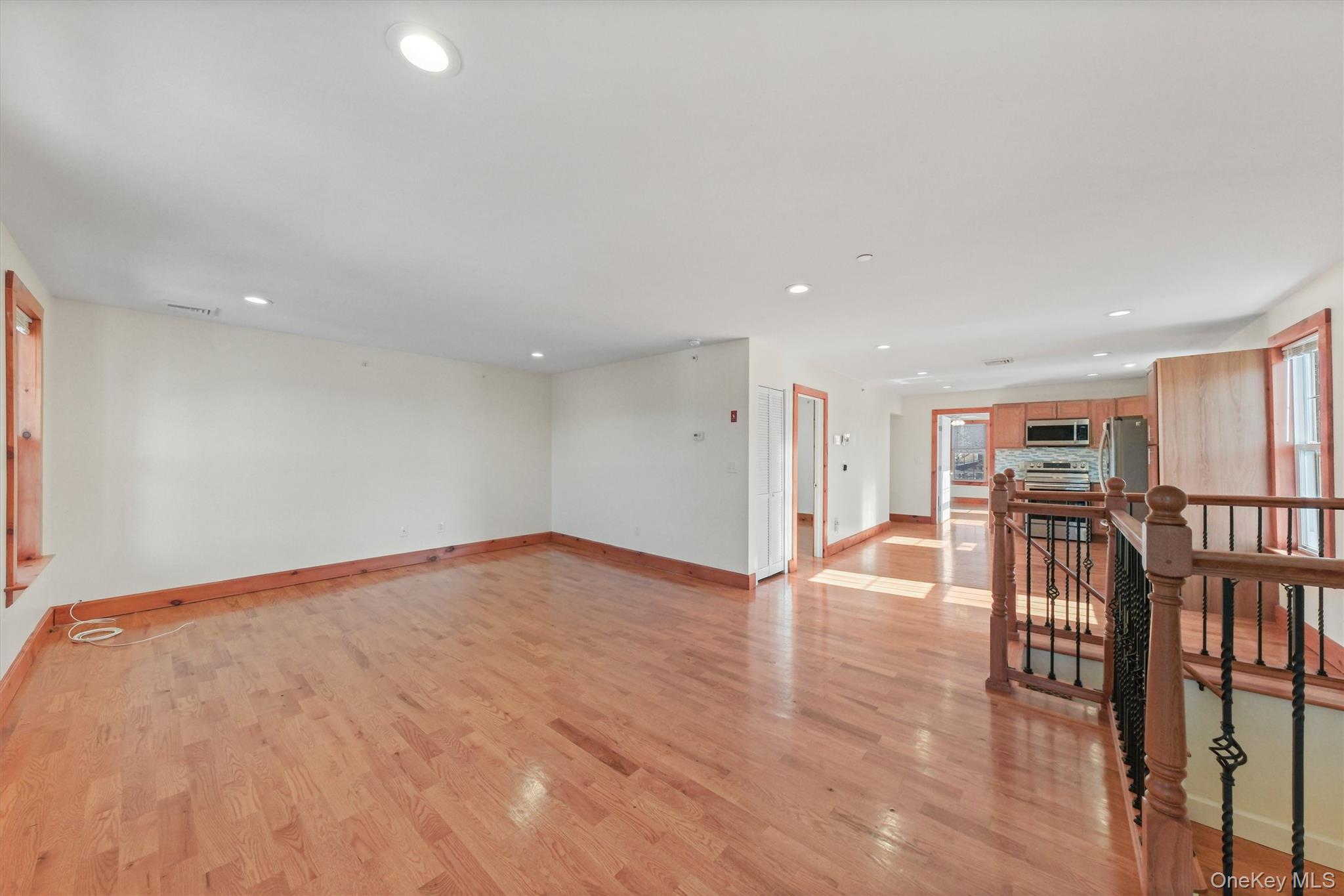 75 Albany Street Unit: 3