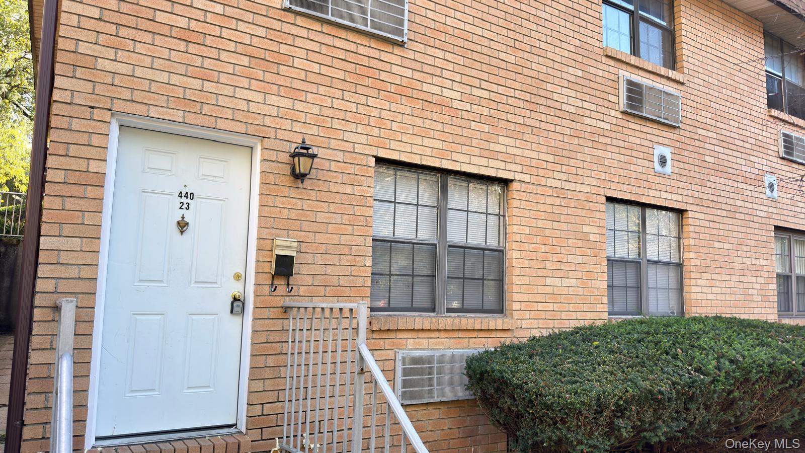 440 Carpenter Avenue Unit: 23