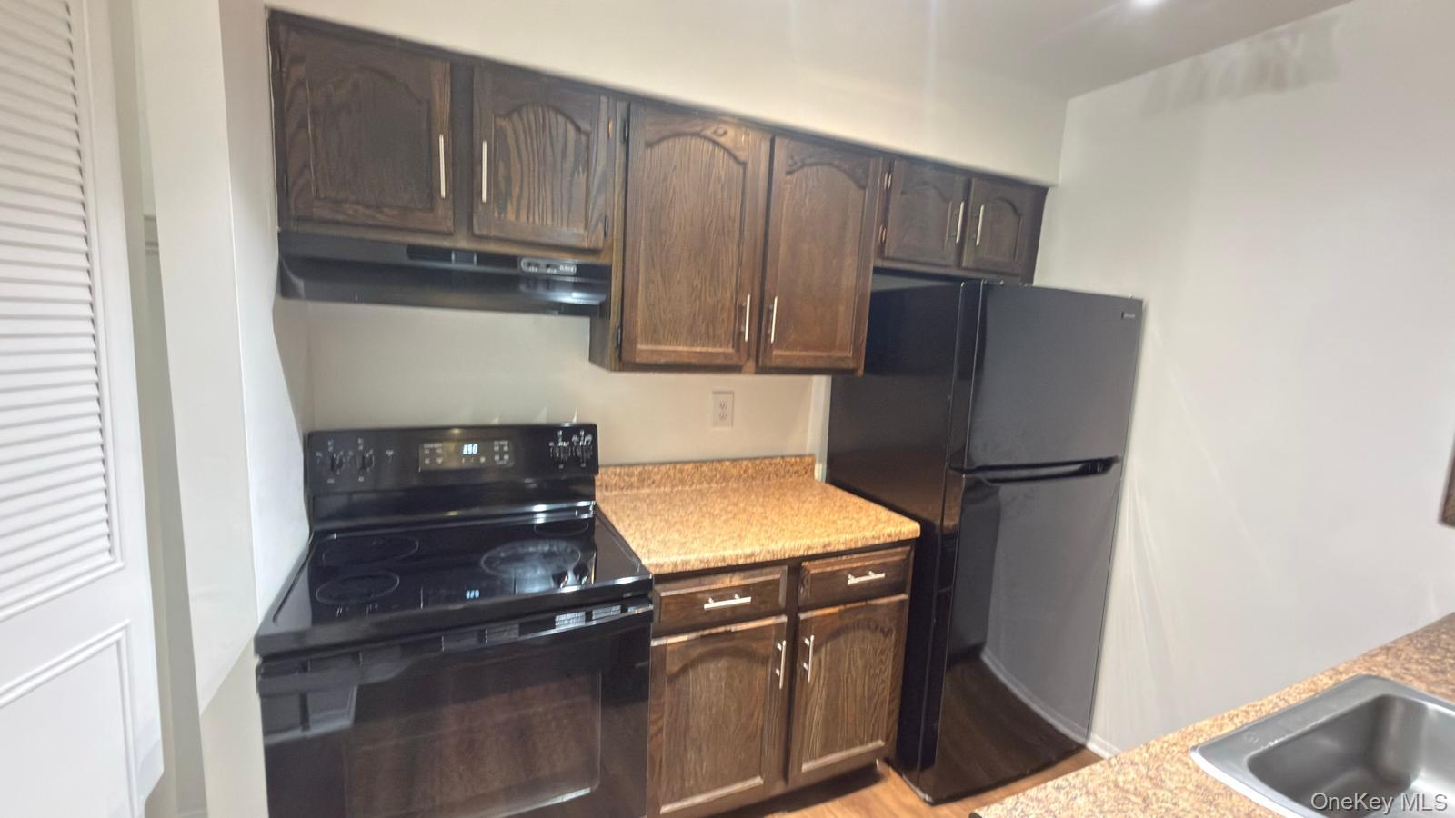 440 Carpenter Avenue Unit: 23