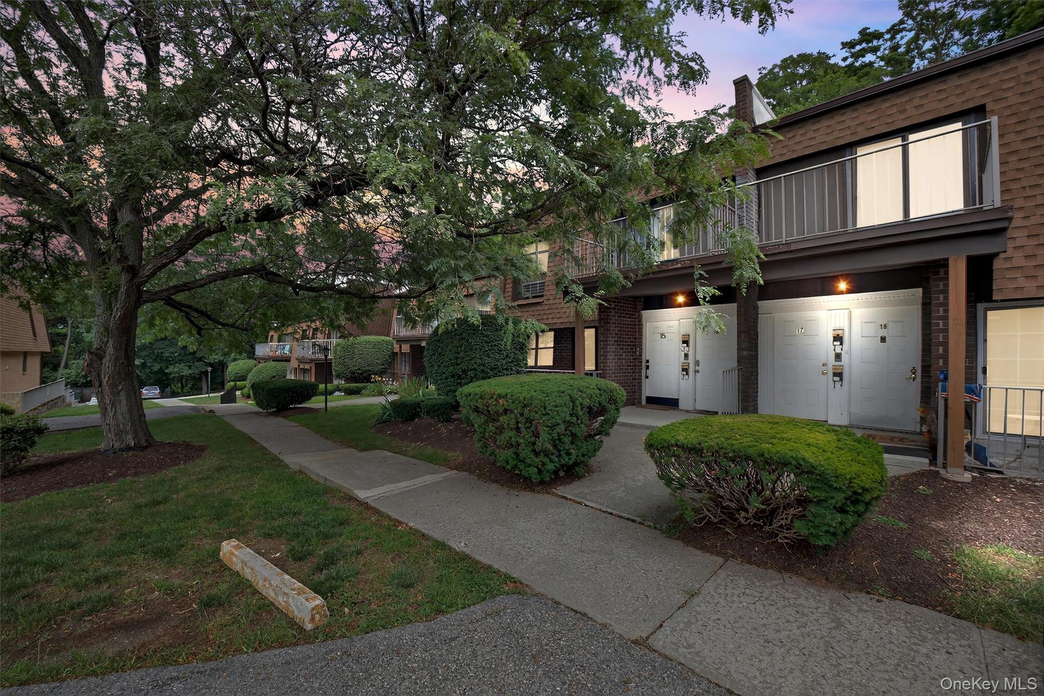 424 Carpenter Avenue Unit: 16