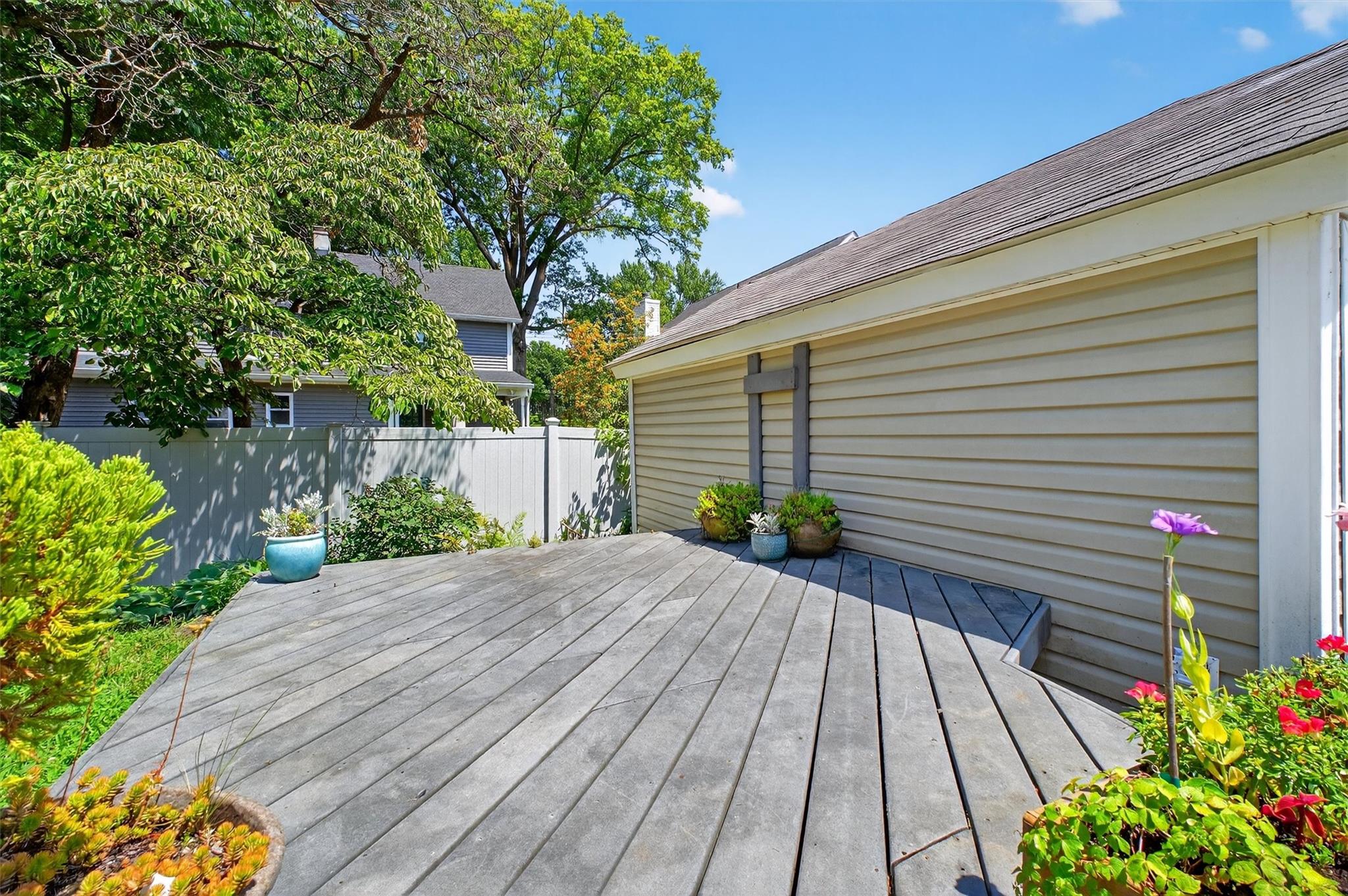 15 Maple Street