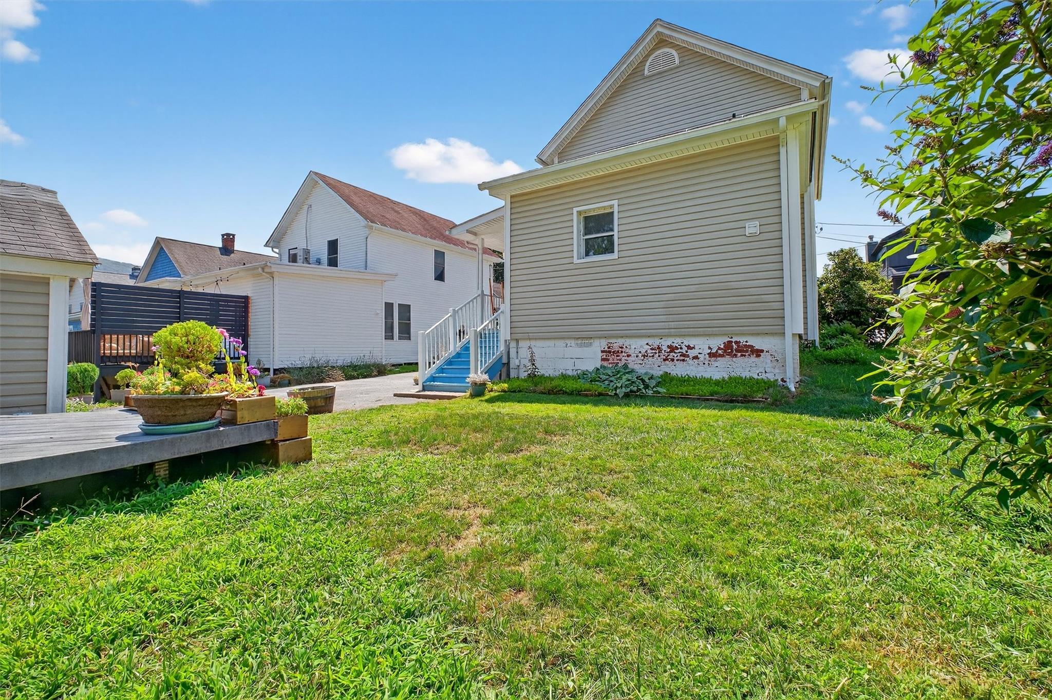 15 Maple Street
