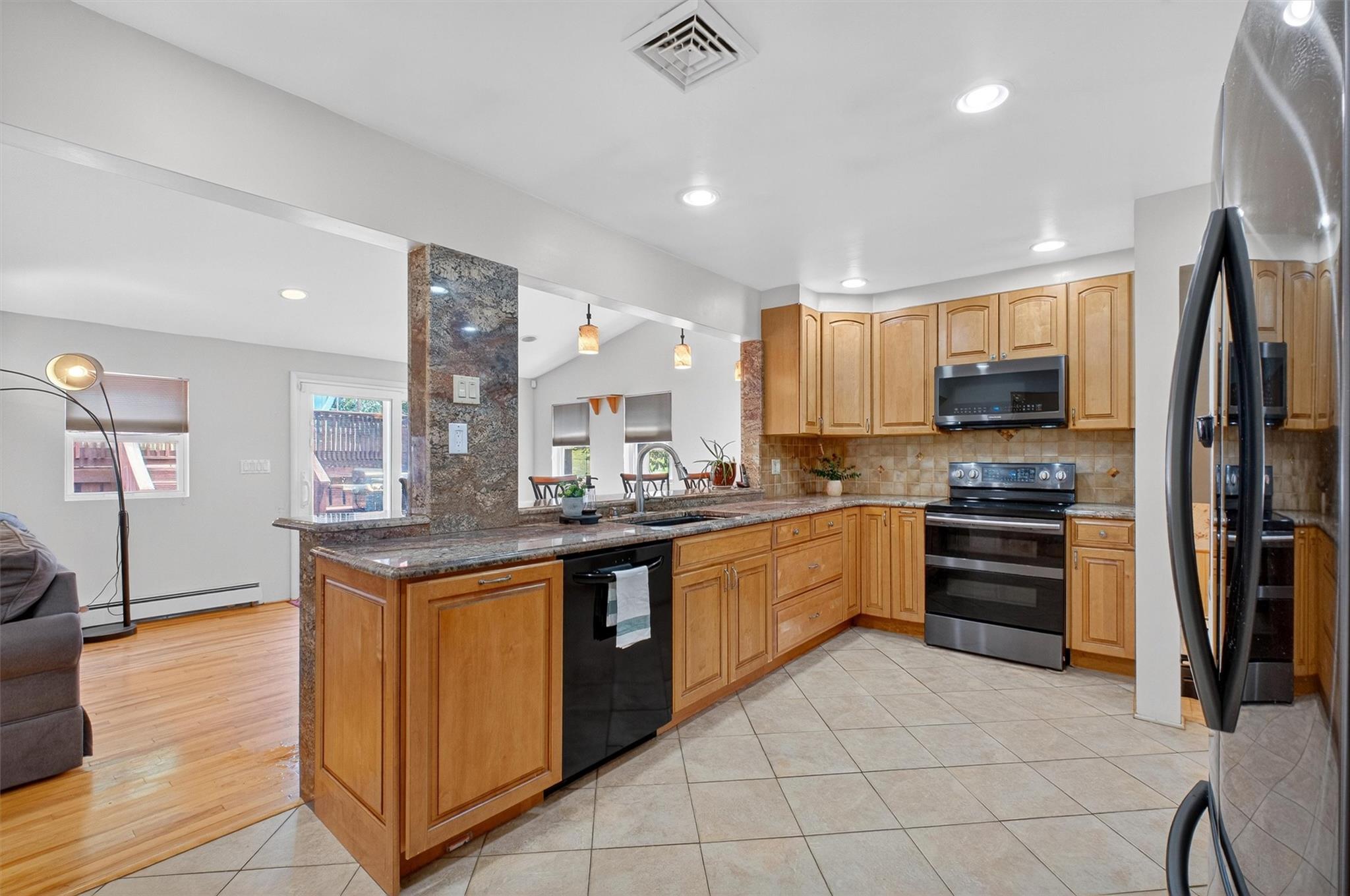 5 Verplanck Avenue