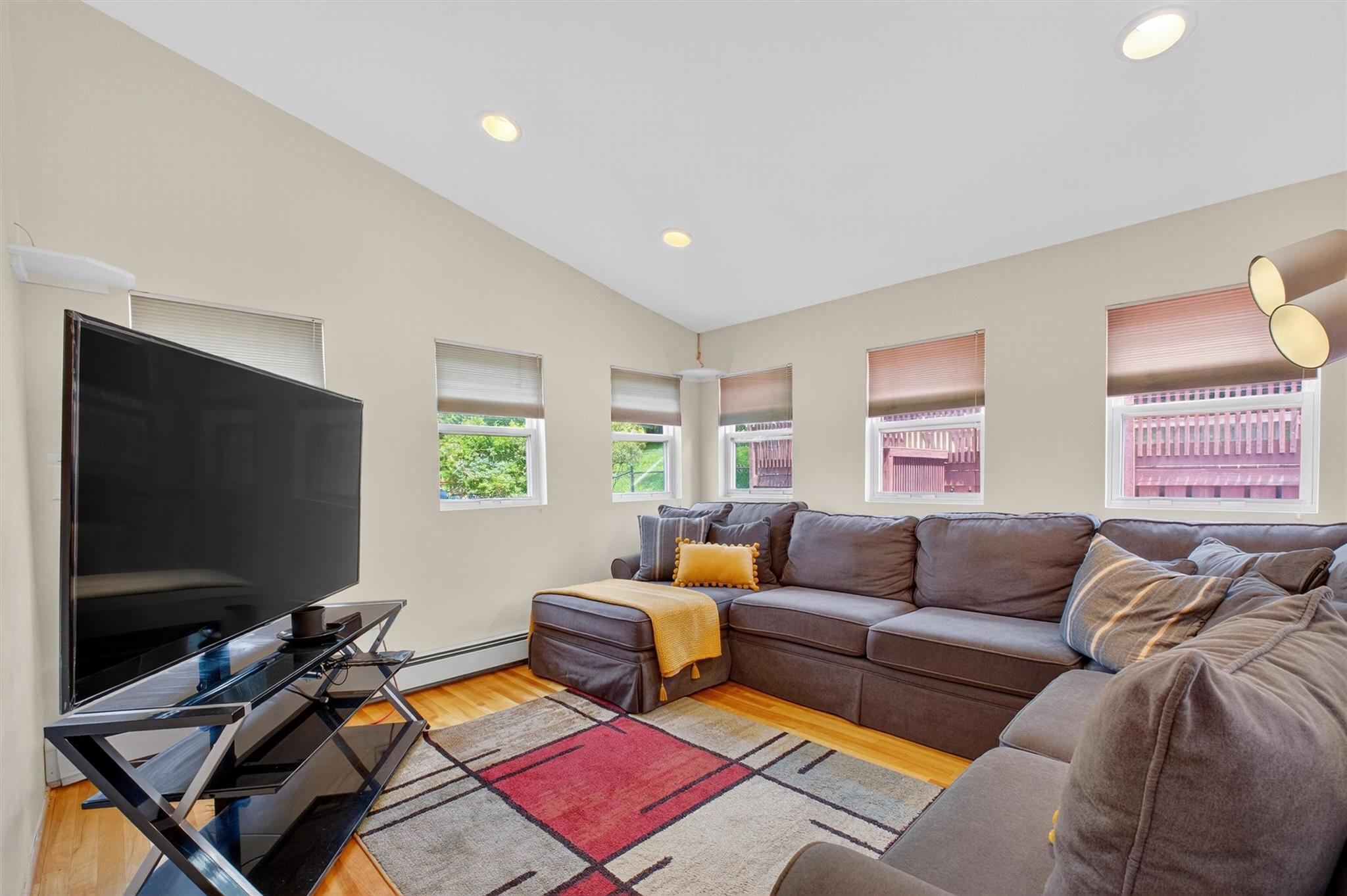 5 Verplanck Avenue