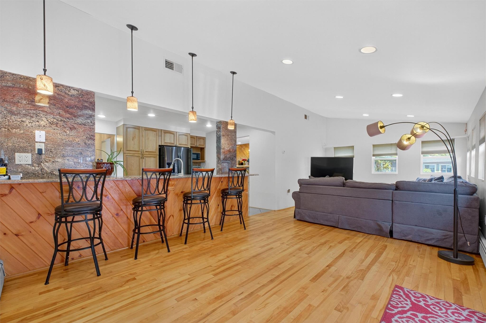 5 Verplanck Avenue