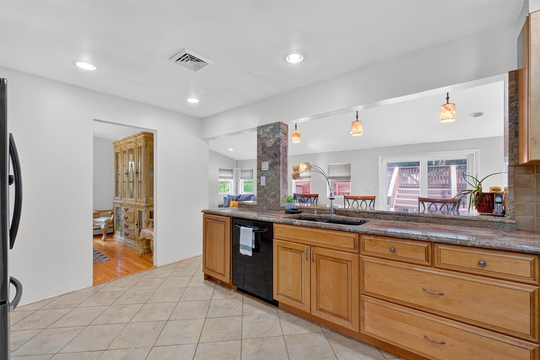 5 Verplanck Avenue