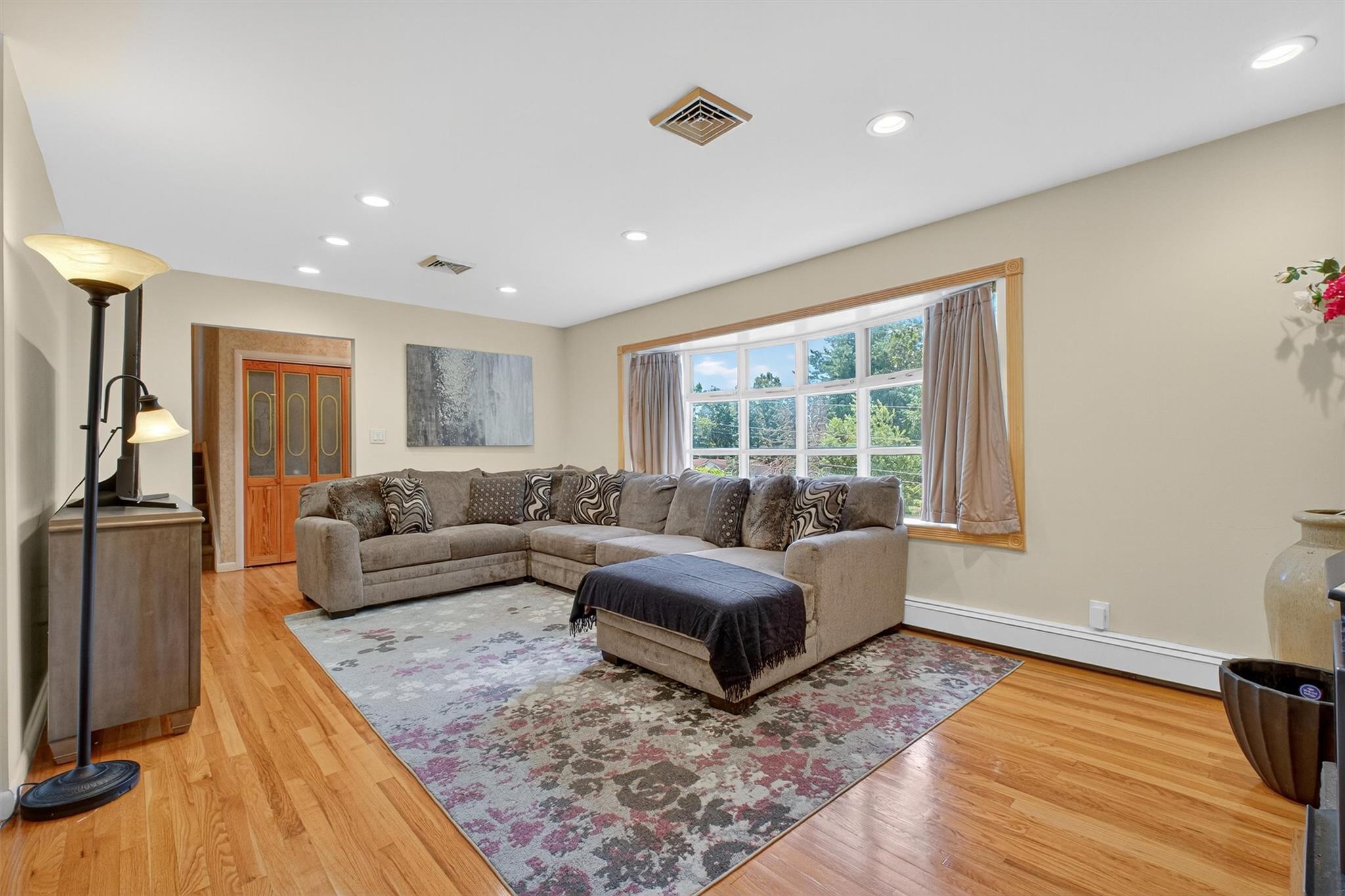 5 Verplanck Avenue
