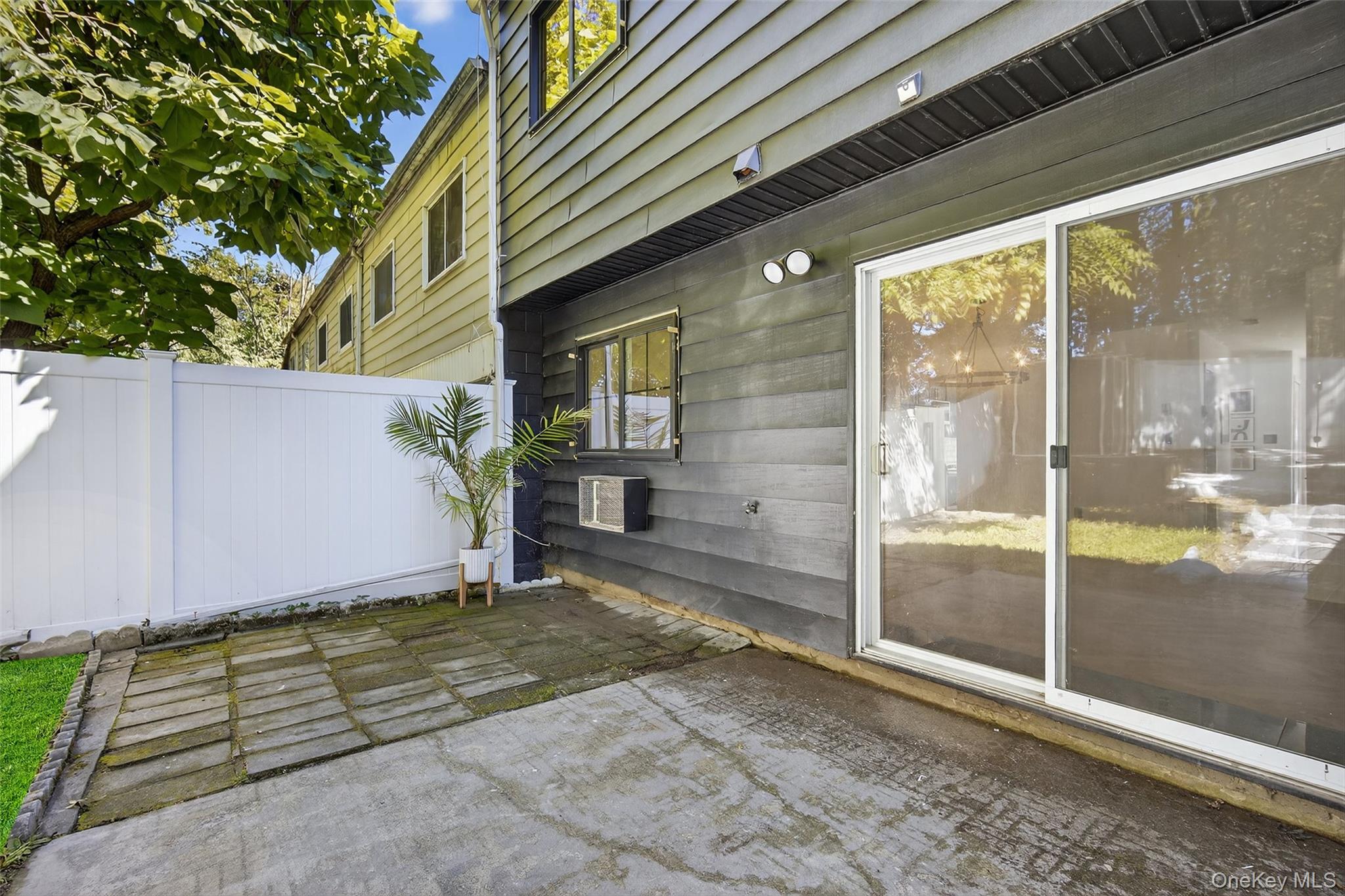 8 Roundtree Court