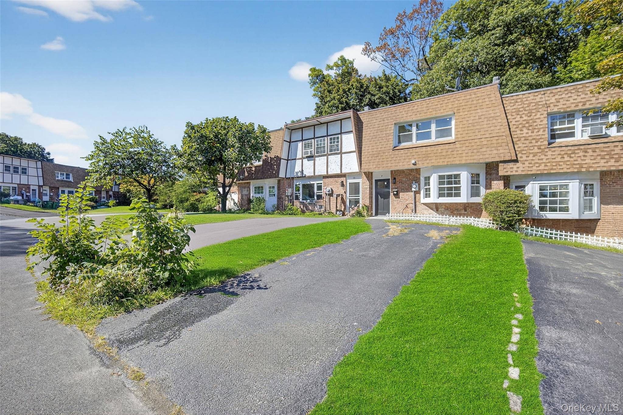 8 Roundtree Court