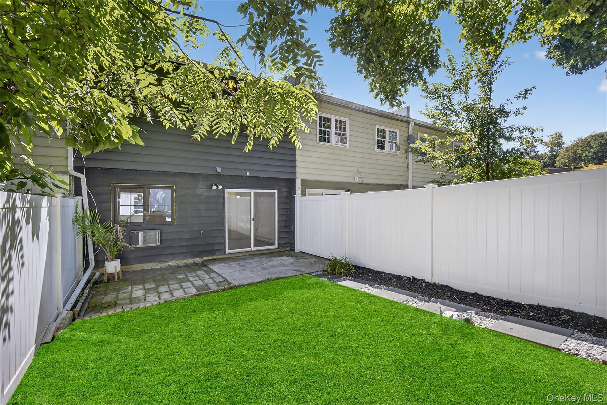 8 Roundtree Court