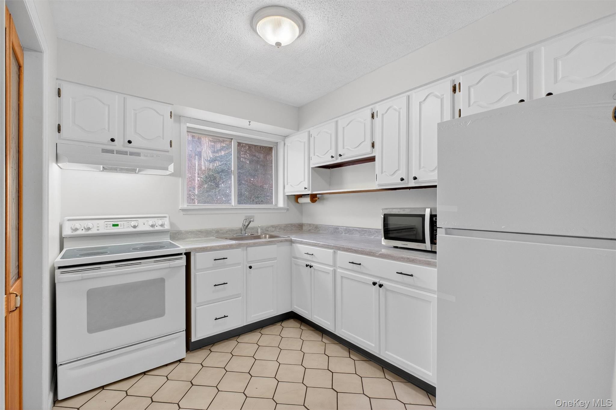26 Cooper Road Unit: 715
